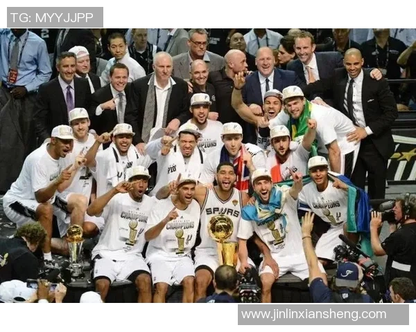 2013年NBA季后赛马刺勇士首轮G1与G2精彩对决回顾与分析